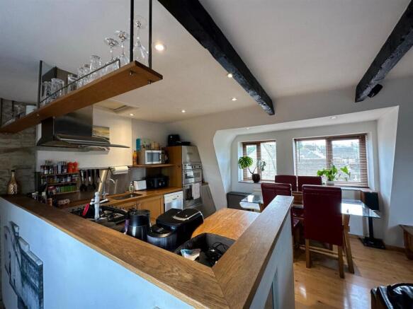 Kitchen 4.jpg
