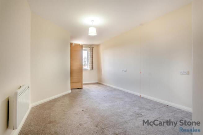 1 bed Apartment for sale Image 11