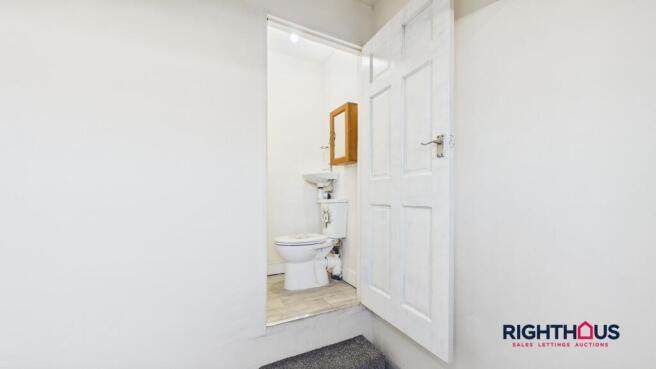 4 bed Terraced to rent Image 8