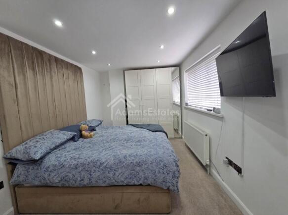 2 bed Semi-Detached for sale Image 8