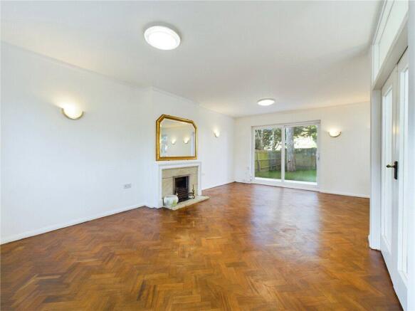 Ravenswood Court, Kingston Hill, KT2 photo 4