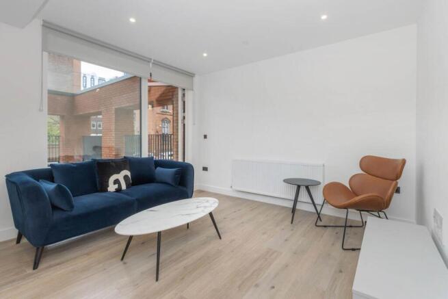 Lounge/Dining Area