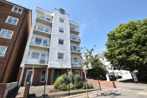 Flat 11, 4, The Avenue, Eastbourne BN21 3FE