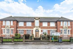 Flat 9, 53 Copsham House, Broad Street, Chesham HP5 3EA