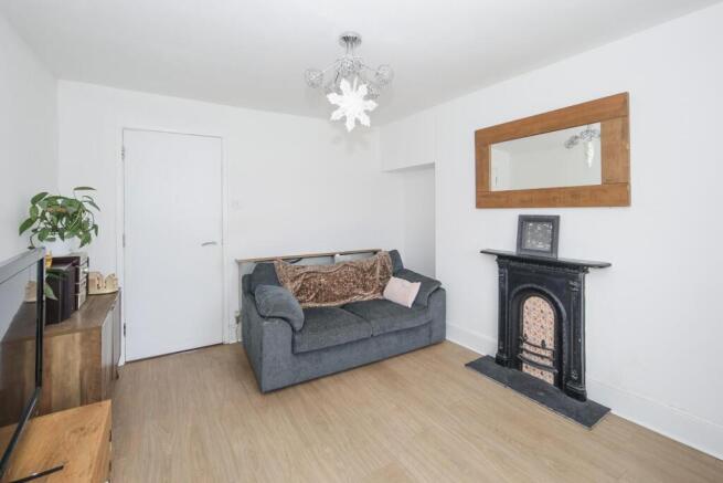 Flat 4  51 Brunswick St Cv31-10.jpg