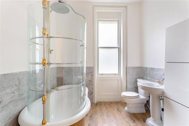 2 bed Flat for sale Image 8