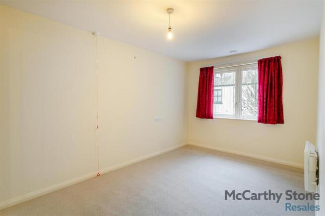 1 bed Apartment for sale Image 8