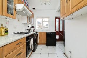 32, Weighton Grove, Hull HU6 8ND