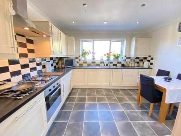Kitchen/Breakfast Room