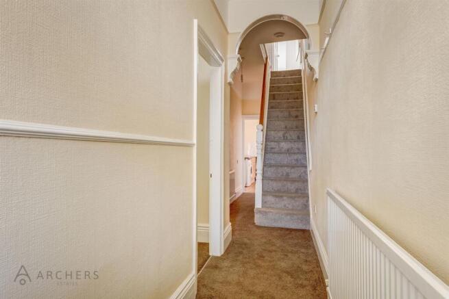 4 bed Semi-Detached for sale Image 5
