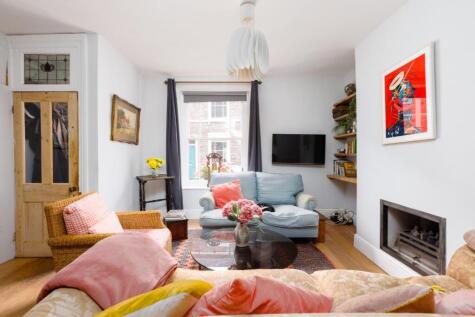 Ambra Vale East, Cliftonwood