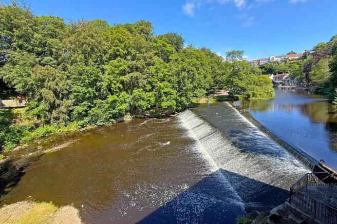2 bed Flat for sale Image 10