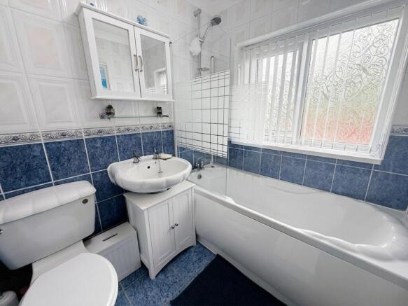 3 bed Semi-Detached for sale Image 9
