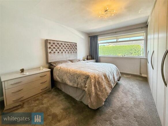 4 bed Bungalow for sale Image 7