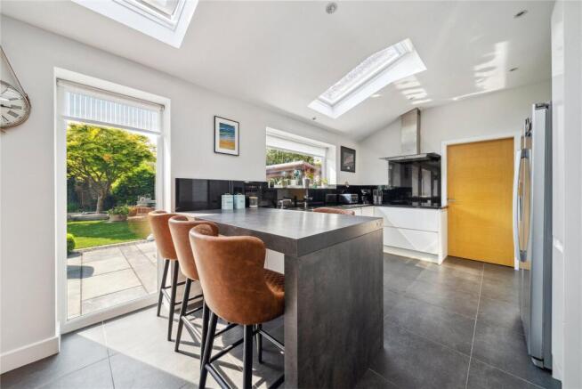 4 bed Detached for sale Image 8