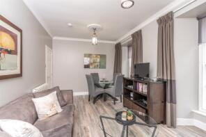 2f1, 28, West Nicolson Street, Newington, Edinburgh EH8 9DD