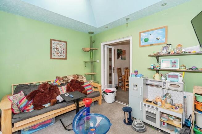 5 bed Detached for sale Image 5