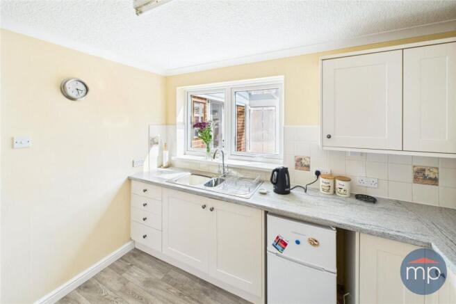 5 bed Link Detached House for sale Image 7