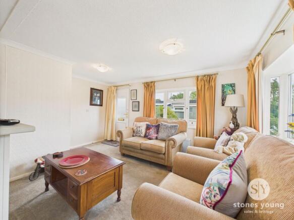 Lounge & Dining Room