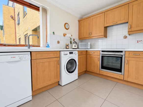 Oasis Court, Springfield, Chelmsford photo 3