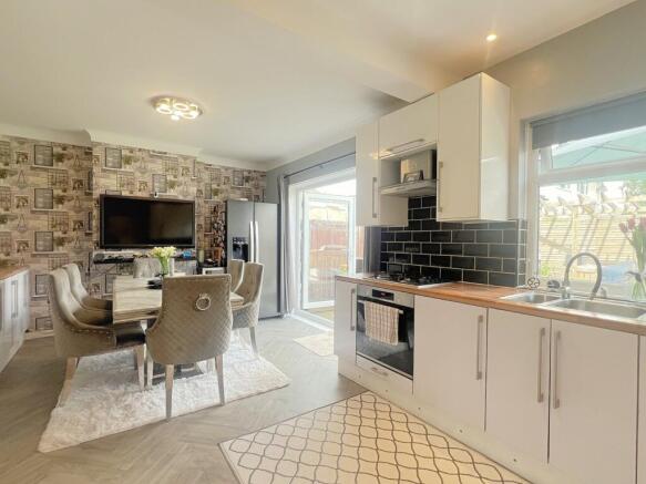 3 bed Detached for sale Image 6