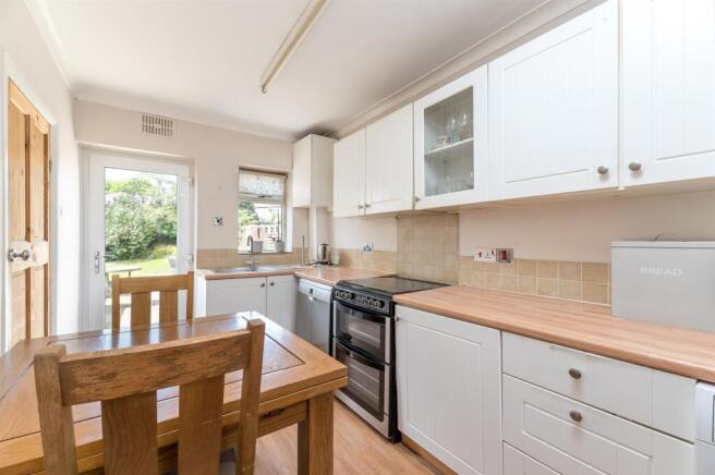 3 bed Semi-Detached for sale Image 11