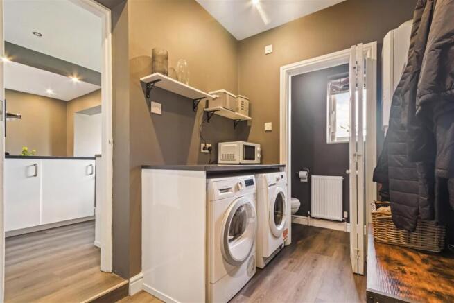 4 bed Link Detached House for sale Image 11