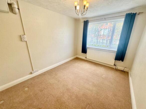 2 bed Flat for sale Image 7