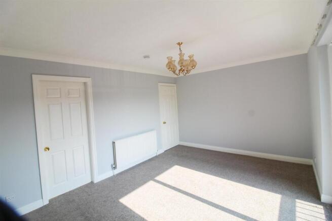 2 bed Flat to rent Image 7