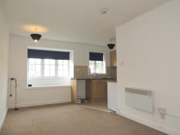Kitchen/lounge area