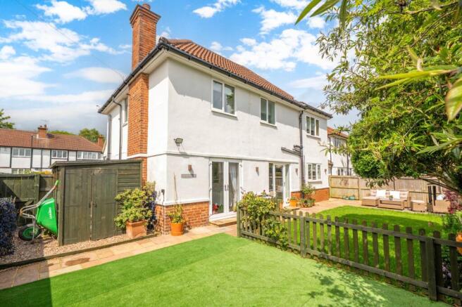 4 bed Detached for sale Image 4