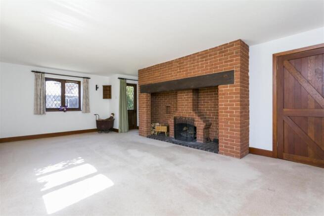 SOUTH FACING SITTING ROOM