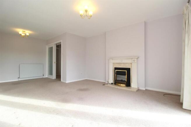 Living room 2.jpg