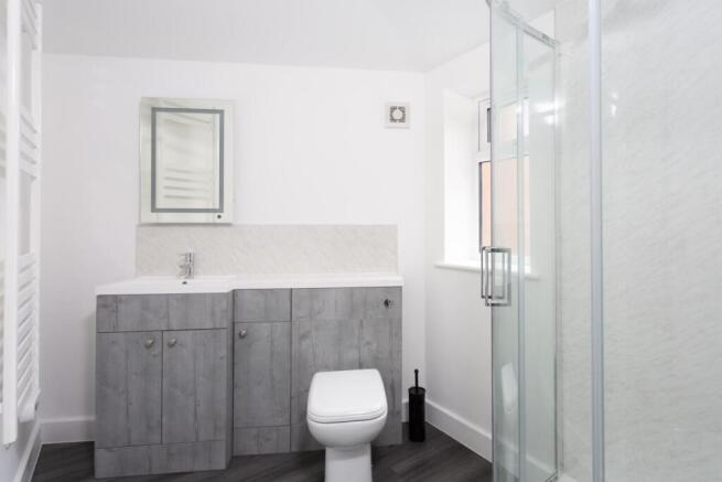 1 bed House Share to rent Image 7
