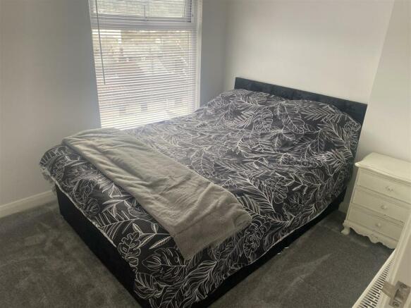 SIDE BEDROOM 2