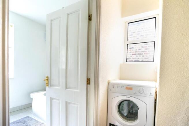 4 bed Terraced for sale Image 12