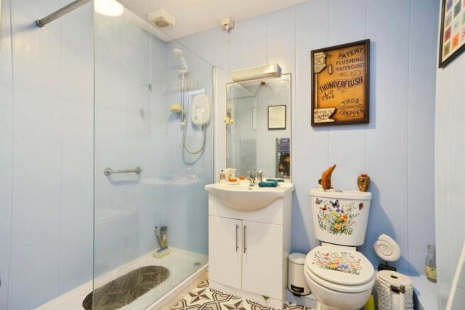 1 bed Flat for sale Image 8
