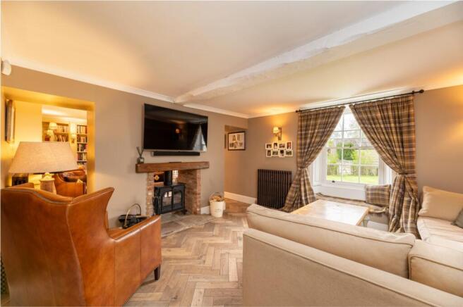 7 bed Detached for sale Image 12
