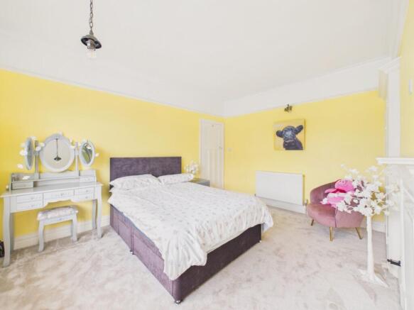 3 bed Semi-Detached for sale Image 9
