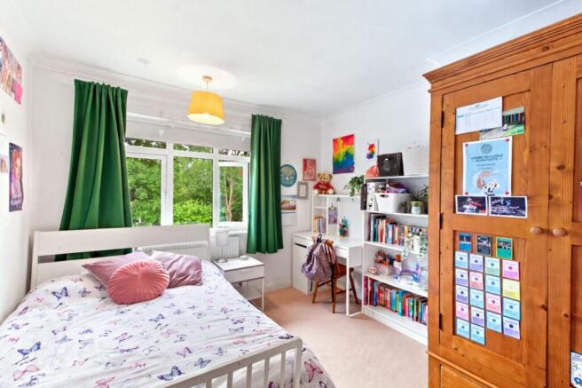 4 bed Semi-Detached for sale Image 9