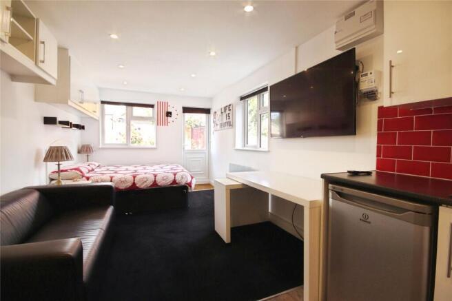 Living-room/Bedroom