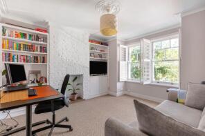 17c, Treport Street, London SW18 2BW