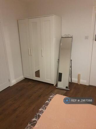 1 bed House Share to rent Image 4