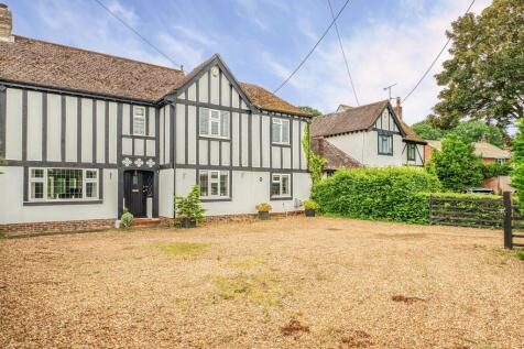 Pulborough Road, Storrington, RH20