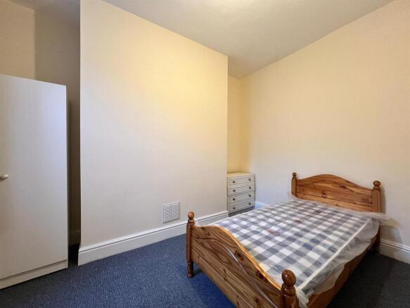 4 bed Terraced for sale Image 4