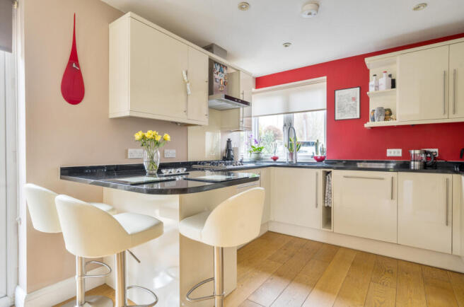 1373460-24-6904b6...