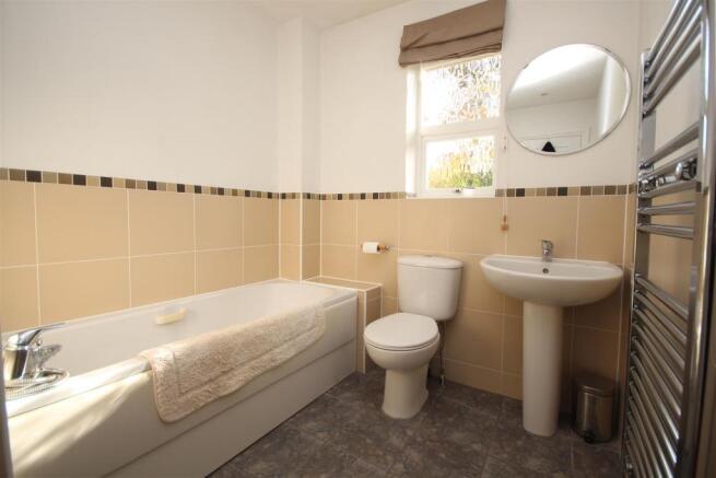 Family Bathroom.JPG