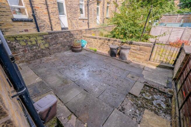 2 bed End of Terrace to rent Image 12