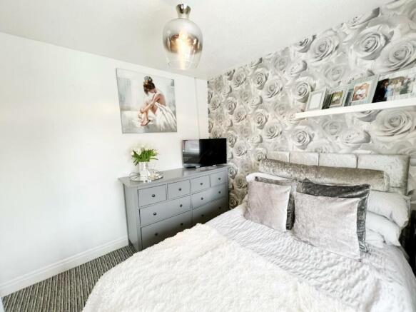 Bedroom 2 pic 3.jpg
