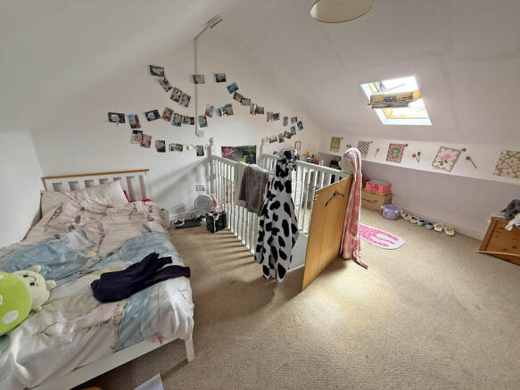 3 bed Terraced for sale Image 8